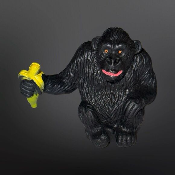 Vintage Unbranded Sitting Gorilla W/Banana in Hand 1.5” A14 - Picture 1 of 6